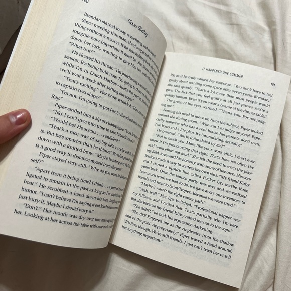 IT HAPPENED ONE SUMMER book - Picture 4 of 5